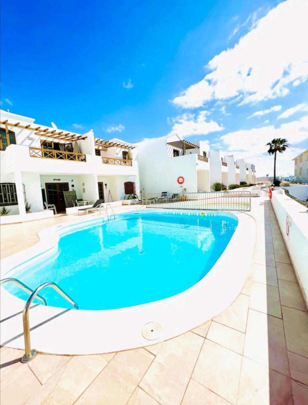 Heated Pools-200M Beach- Wifi Puerto del Carmen  Kamer foto